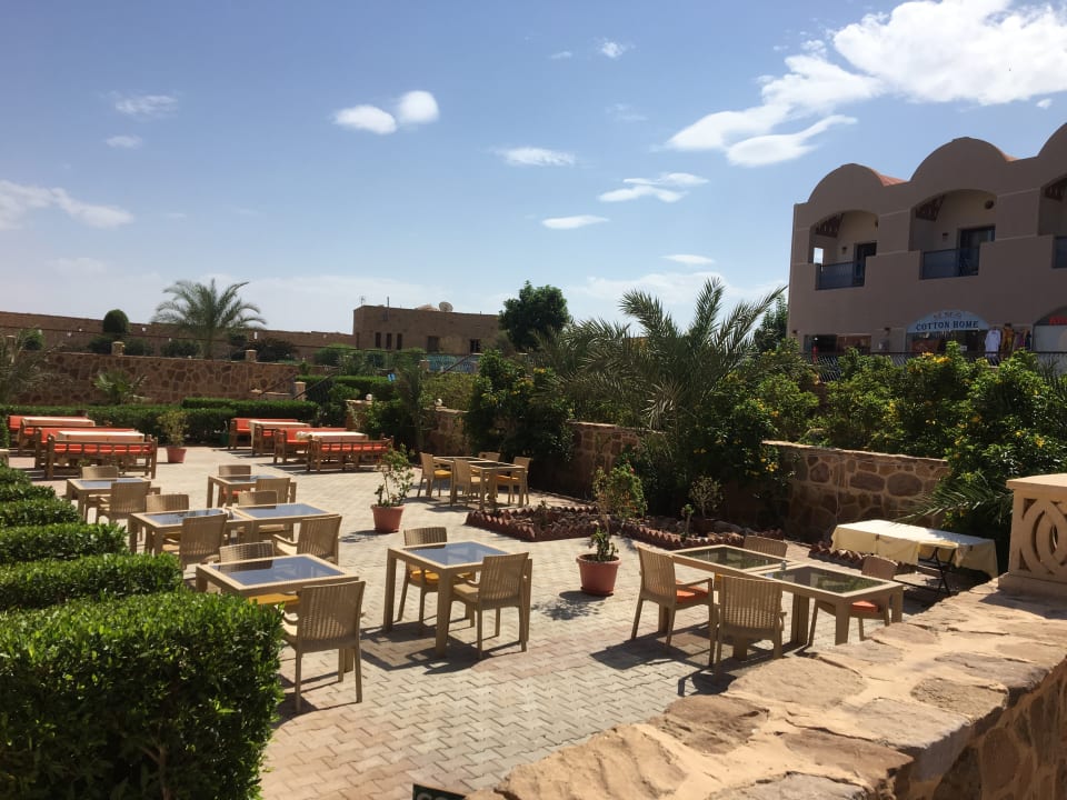 Gastro Rohanou Beach Resort