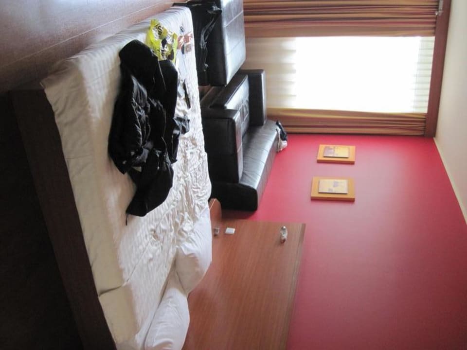 Doppelbett und Couchecke  Star G Hotel München Schwabing