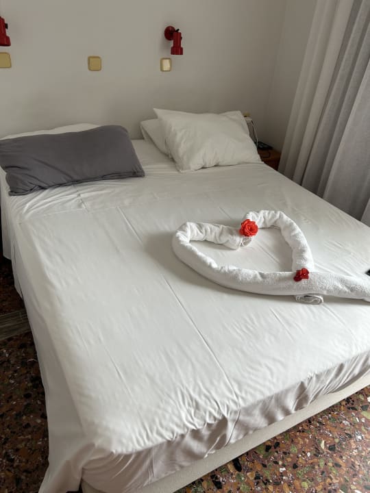 Zimmer Hotel Frini