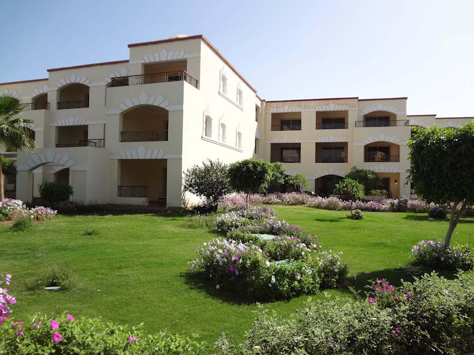 Зелено, красиво! Regency Plaza Aqua Park & Spa