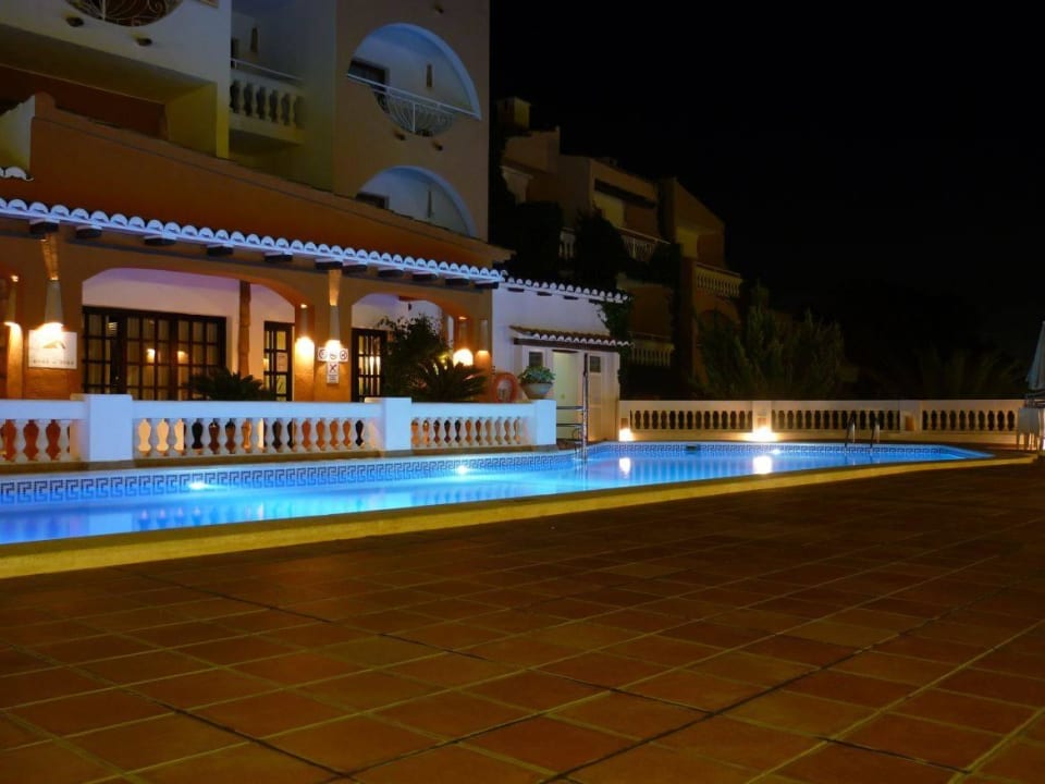 Appartment bei Nacht Hotel Aldea Cala Fornells 2