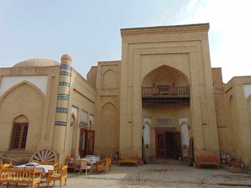 Außenansicht Madrasah Polvon-Qori Boutique