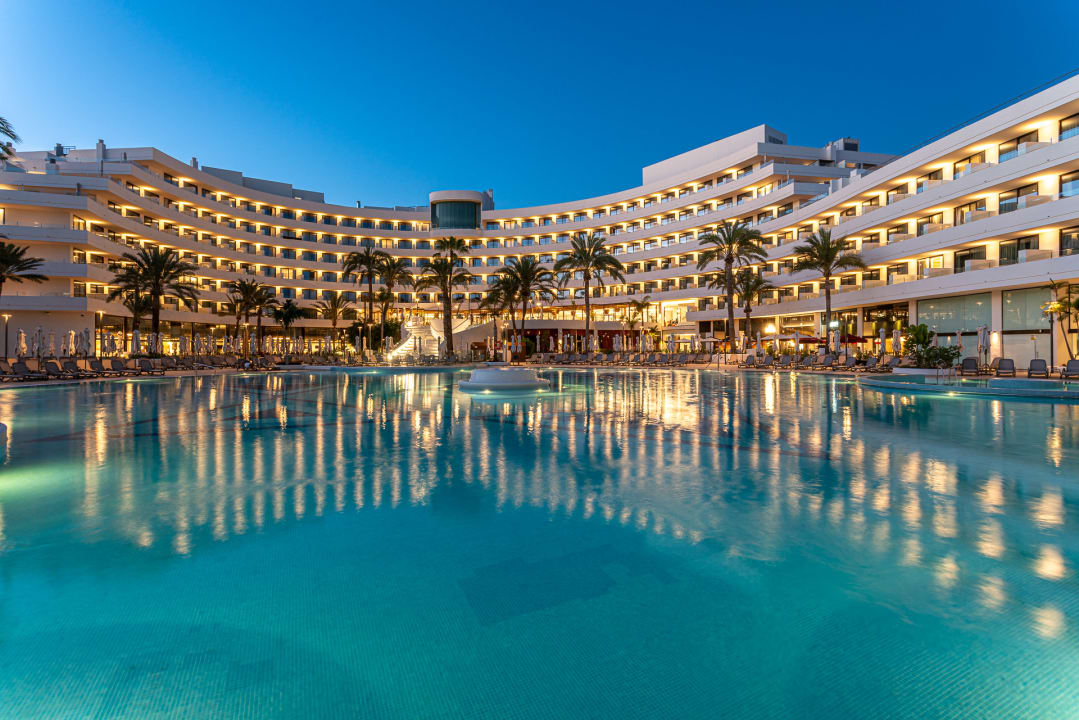 Pool Mediterranean Palace Hotel
