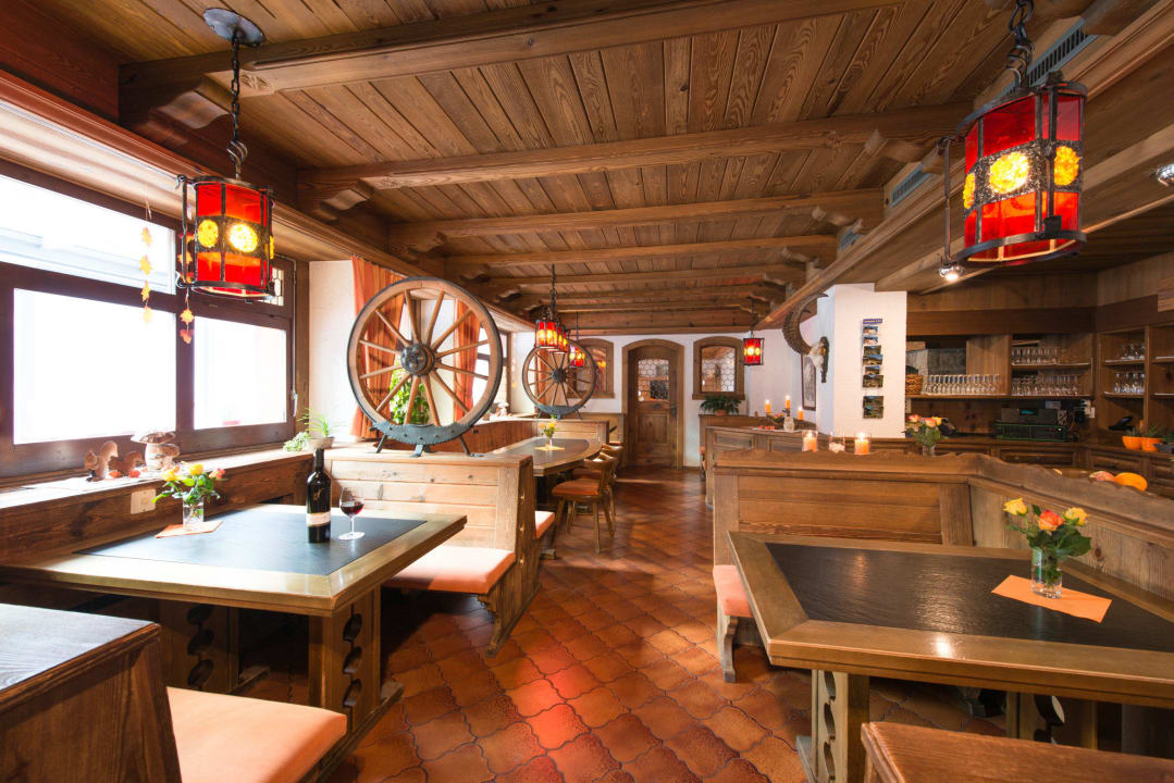 Restaurant Hotel Portjengrat