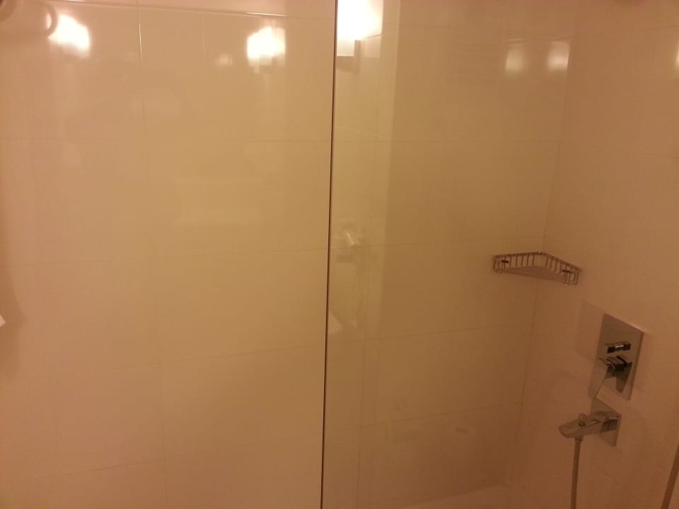 Geräumige Dusche Hotel Grand Efe