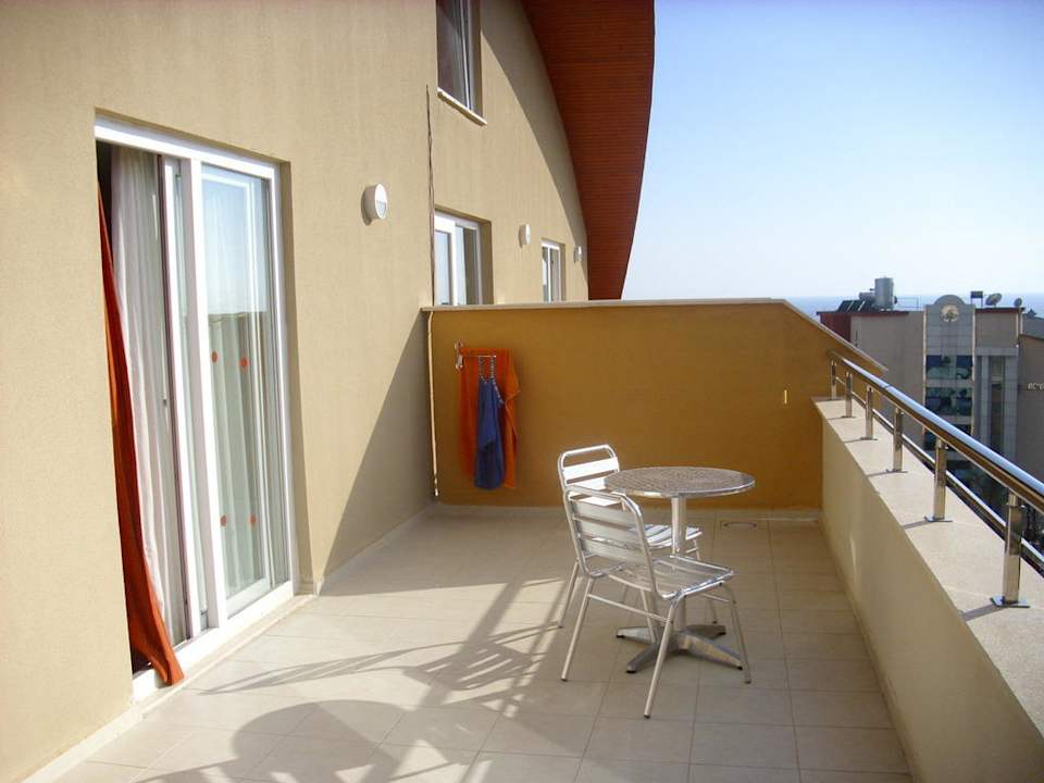 Terrasse von Zimmer 4608 Alaiye Resort & Spa