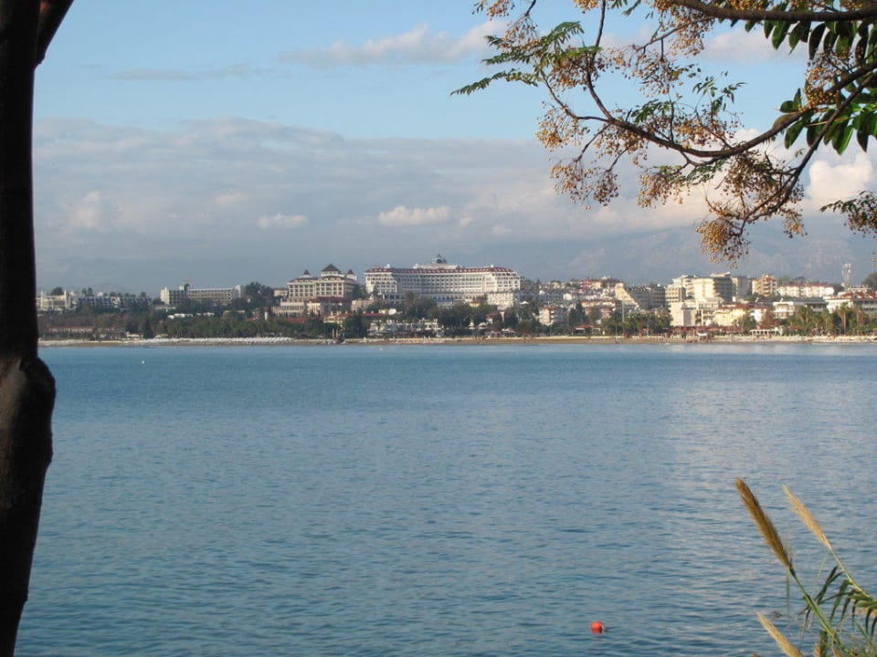 Blick auf das Hotel von der Strandpromenade Side Prenses Resort & Spa