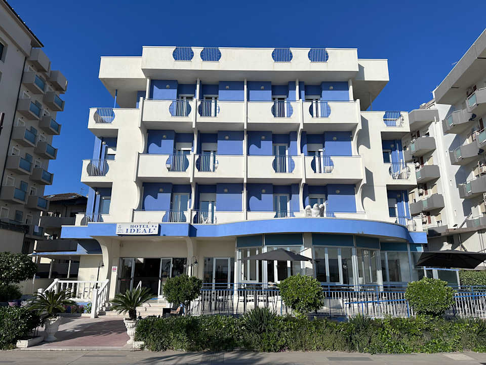 Außenansicht Hotel Ideal