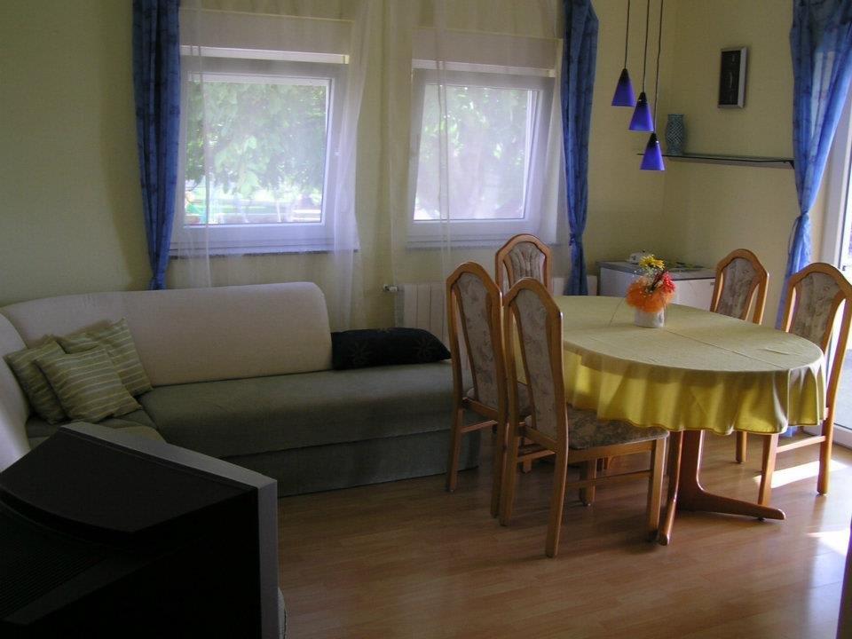 Ferienwohnung Nr. 1 Wohnbereich Ferienwohnung Villa Colonia