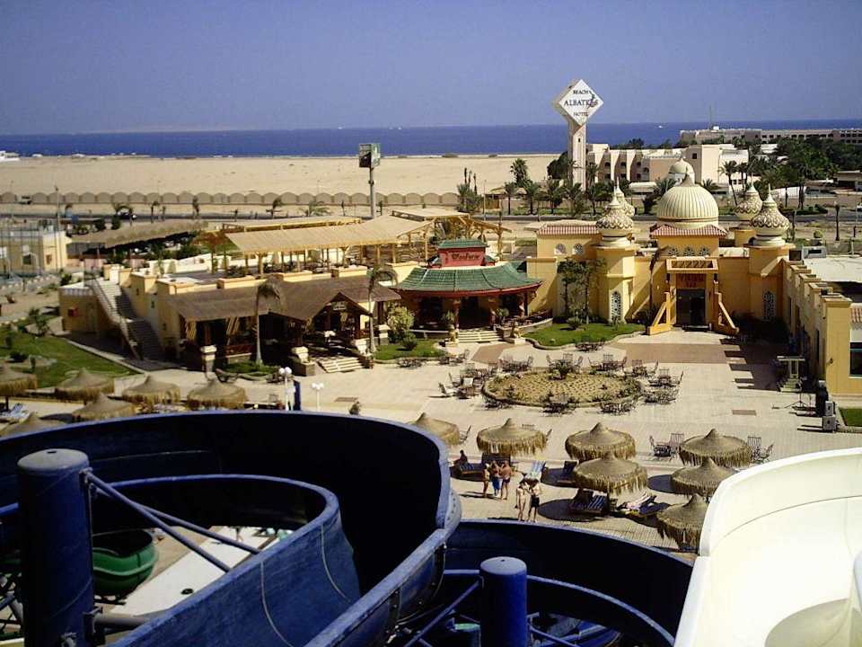 v.l. : Der Italiener, Chinese und die Vikinkbar. Pickalbatros Aqua Park Resort - Hurghada