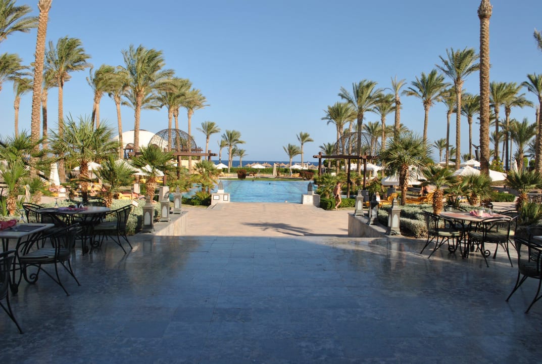 Blick vom Restaurant zum Pool Pickalbatros Palace Hotel-Port Ghalib