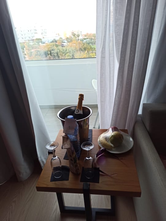 Zimmer Crystal Springs Beach Hotel