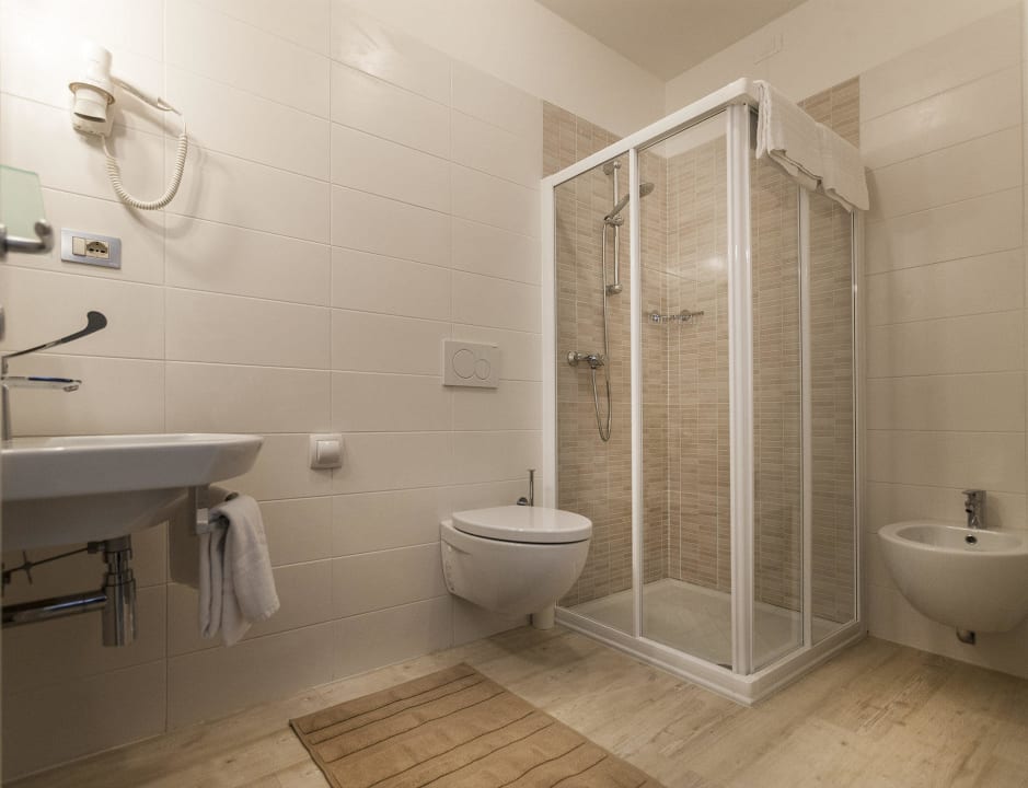Bagno - Bathroom - Bad Hotel Roma Aparthotel