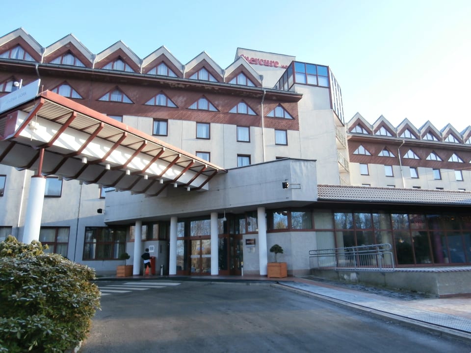 Hoteleingang Hotel Mercure Jelenia Gora