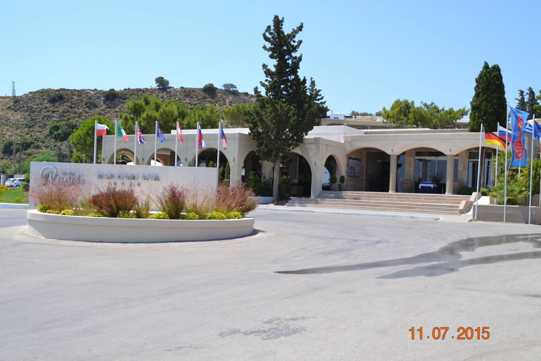 Der Eingang alltoura Club Hotel Porto Angeli Beach Resort