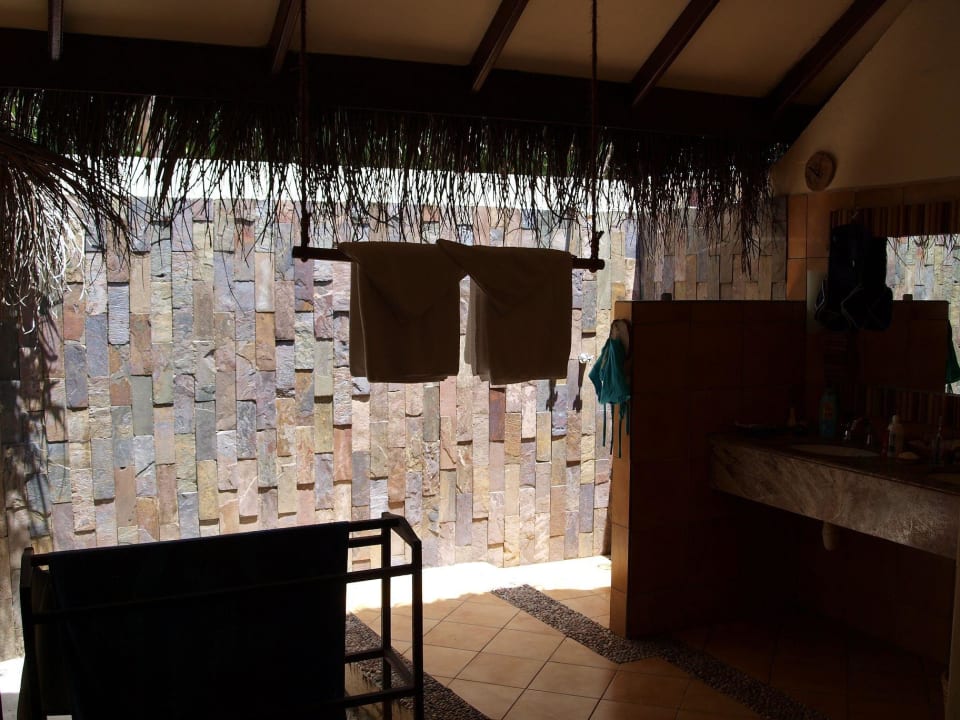 Open Air Bad Filitheyo Island Resort