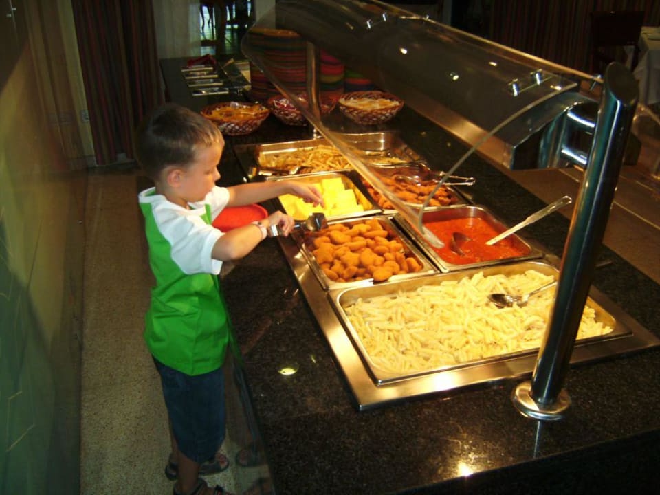Buffet Valentin Grand Park Suite Hotel
