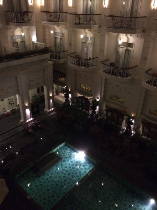 Blick vom Balkon The Phoenix Hotel Yogyakarta