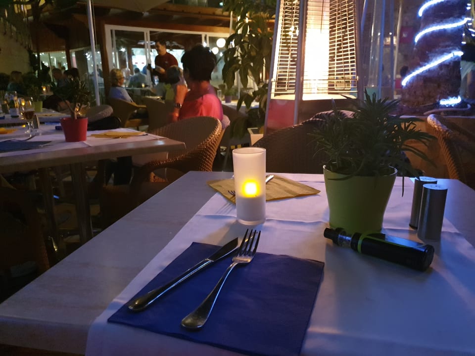 Gastro HL Miraflor Suites Hotel