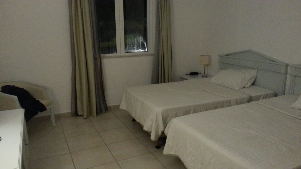 Zimmer Sandy Beach Resort