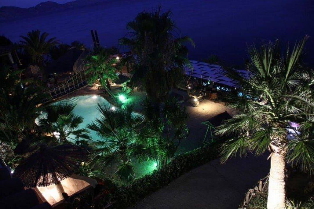 Widok z pokoju Gloria Maris Hotel Suites and Villa