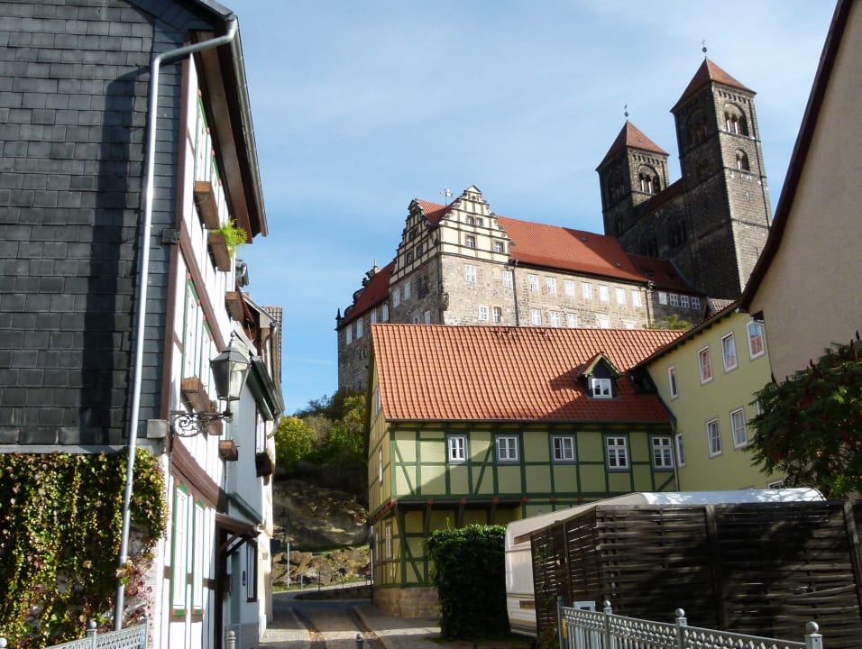 Grün = Hotel Domschatz Hotel Domschatz