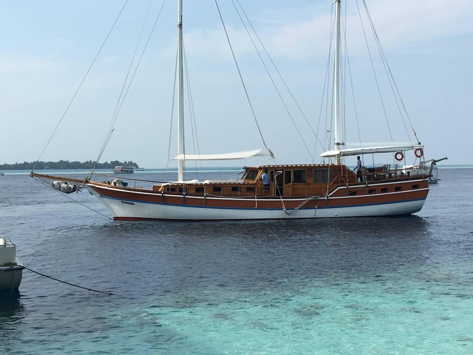 Ocean Discovery Schiff Vilamendhoo Island Resort & Spa