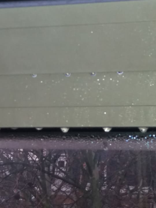 Bei Regen undicht  Belgrave Hotel