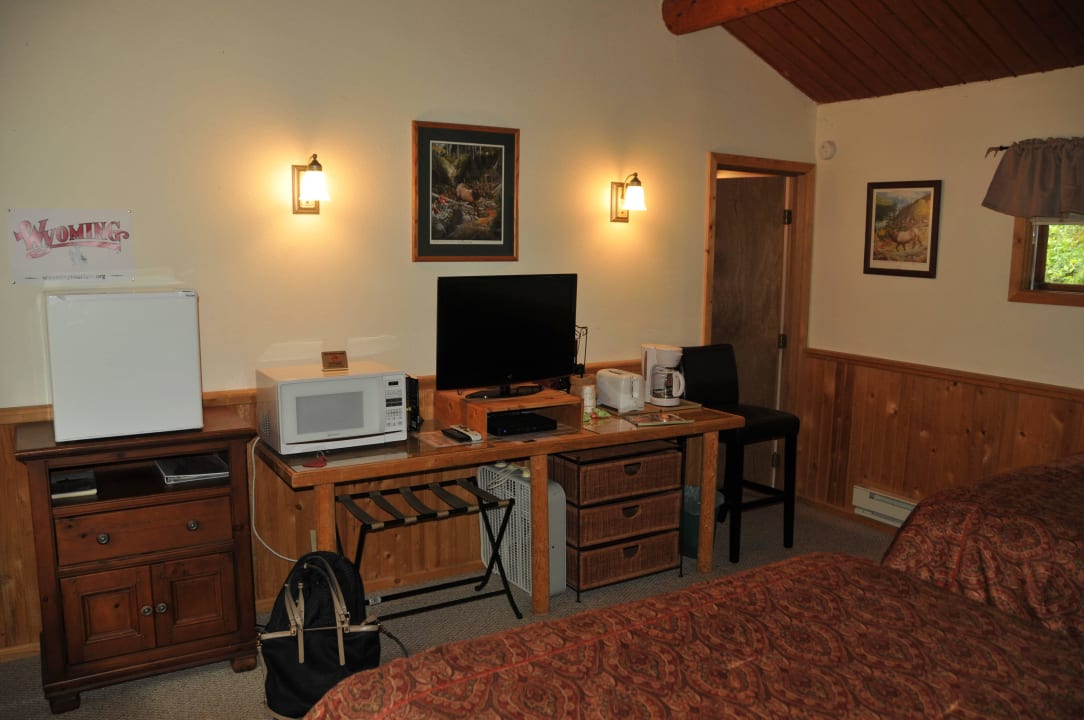 Zimmer Red Pole Ranch and Motel