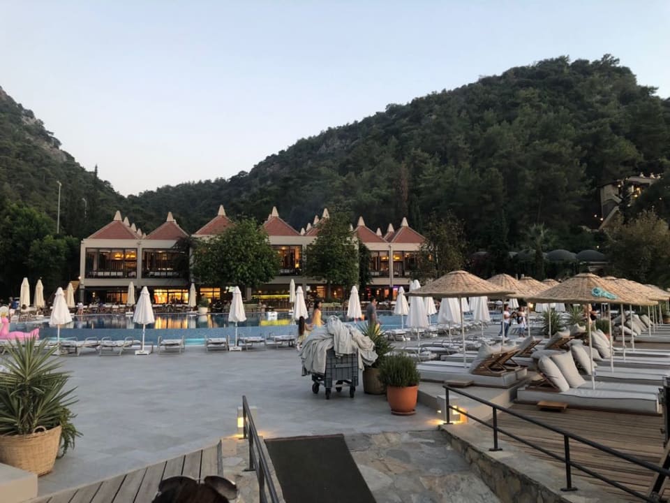 Pool Hillside Beach Club