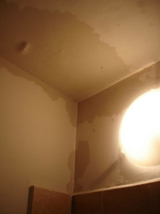 Zacieki w łazience Pension Poczta Caffe