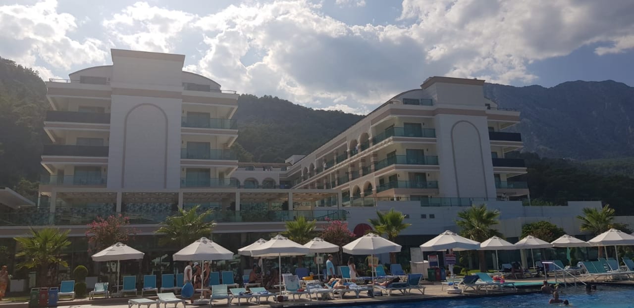 Außenansicht Dosinia Luxury Resort