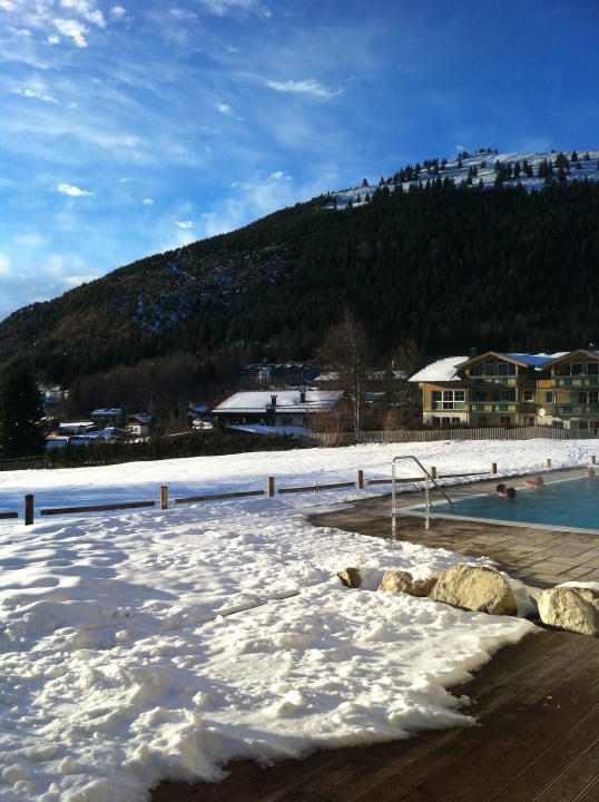 Beheitzer Außenpool mit tollem Alpentalblick Panoramahotel Oberjoch