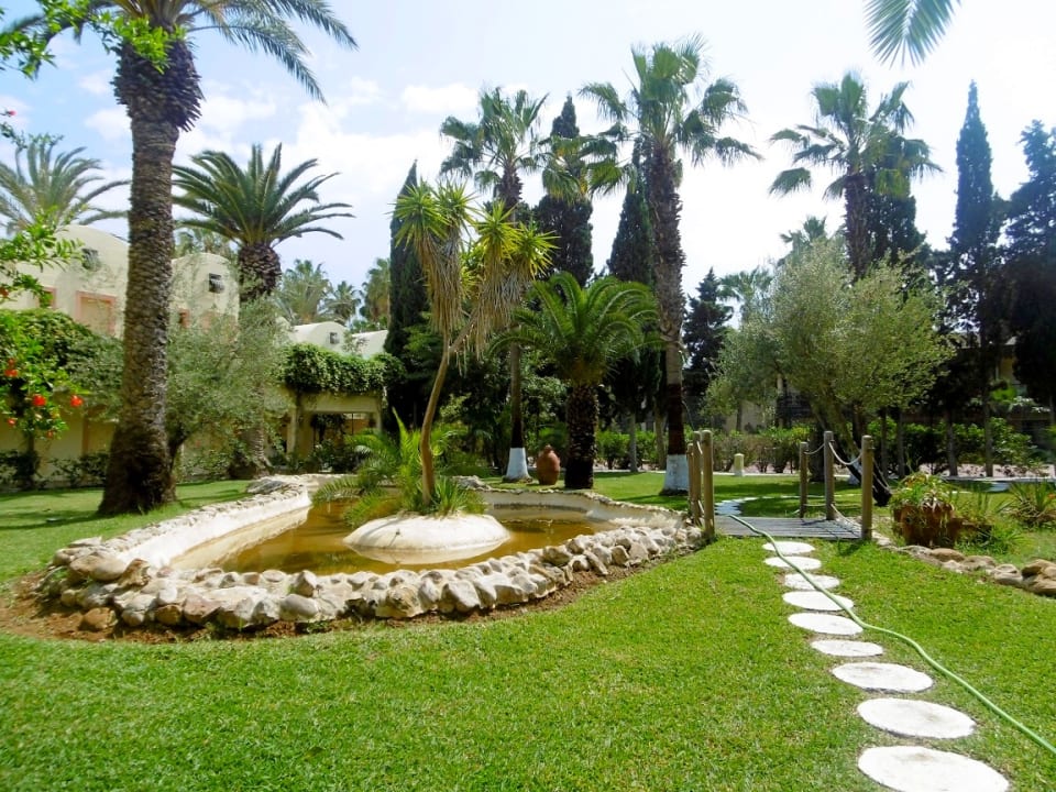 Gartenanlage Hotelgelände. Hotel Paradis Palace