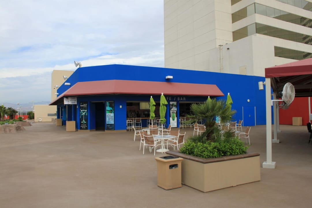 Pool im achten Stockwerk The STRAT Hotel, Casino and SkyPod