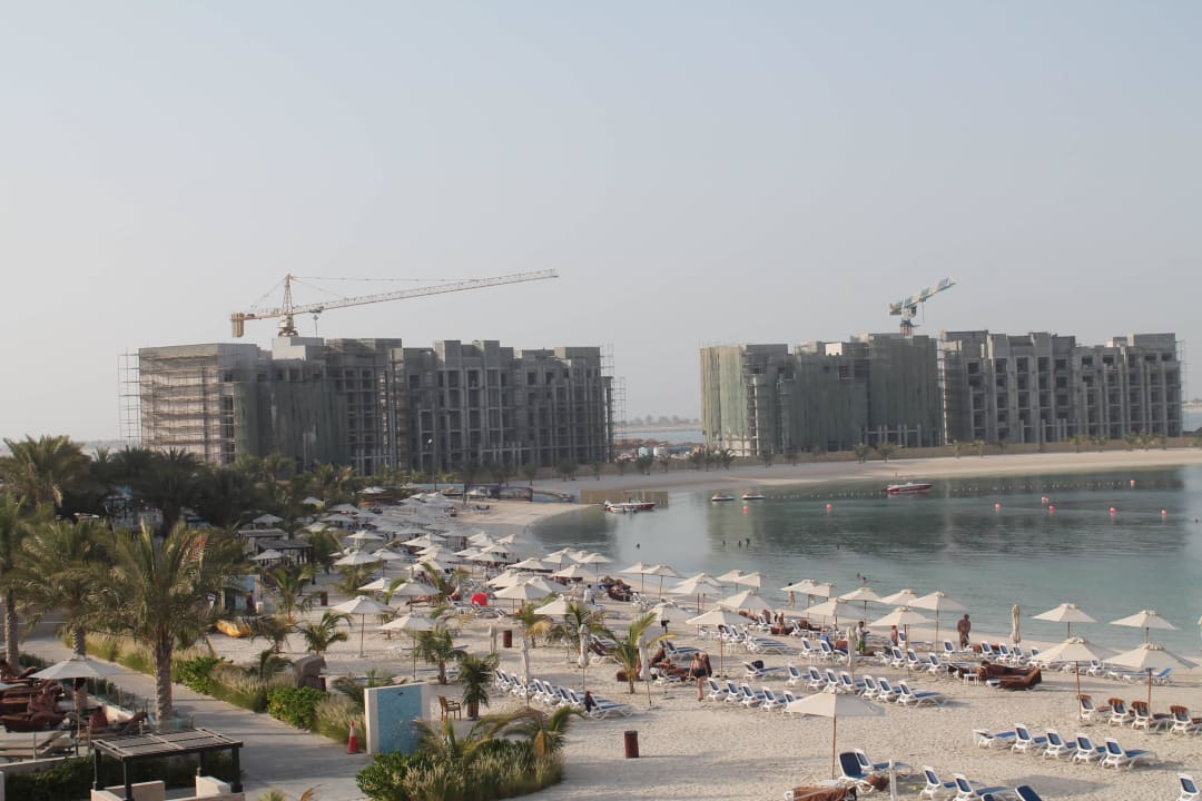 Baustelle am Strand DoubleTree by Hilton Resort & Spa Marjan Island