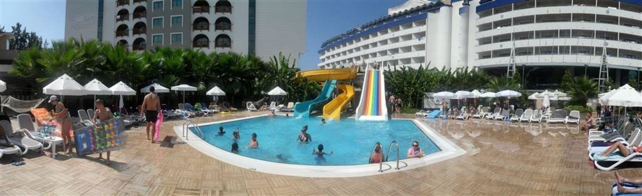 Panorama Wasserrutsche August 14 Dizalya Palm Garden