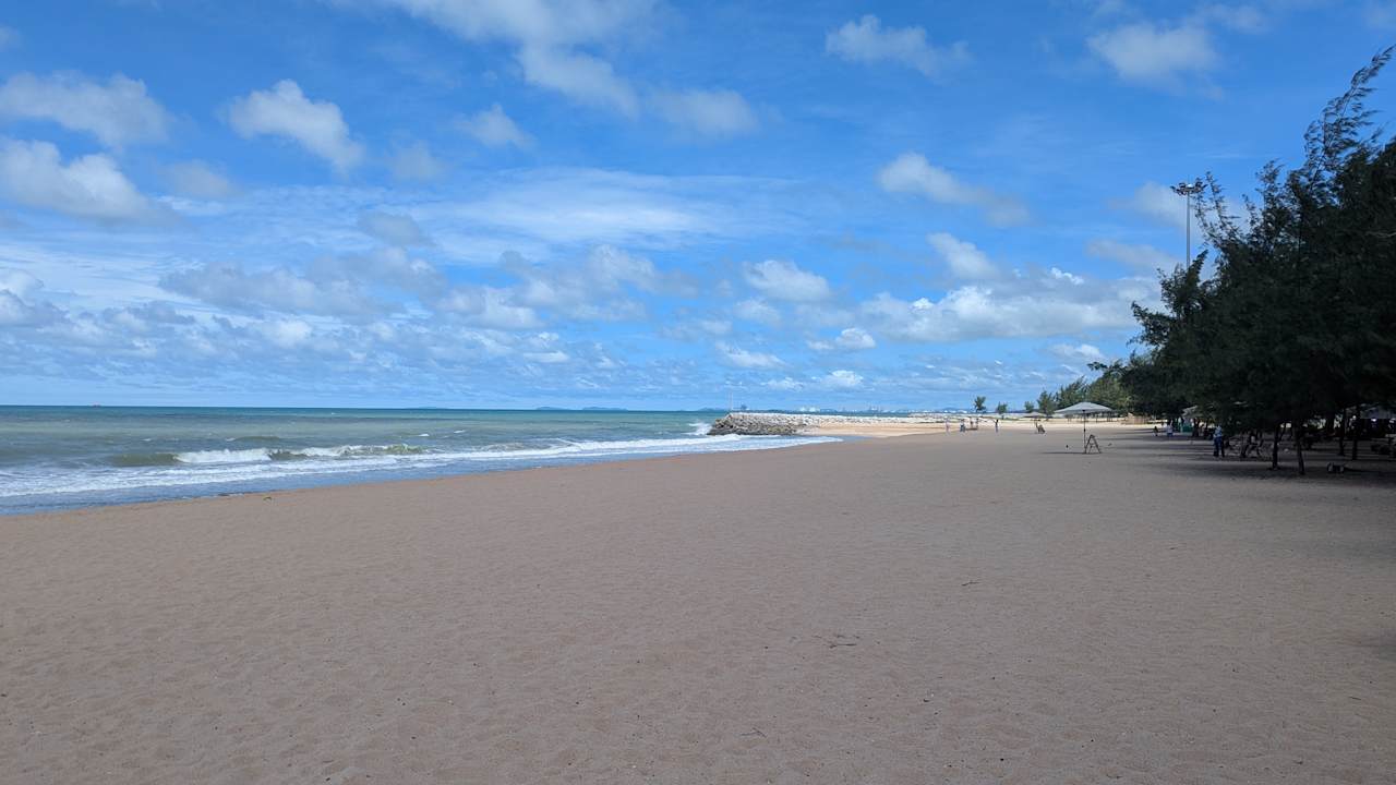 Strand Holiday Inn & Suites Rayong City Centre