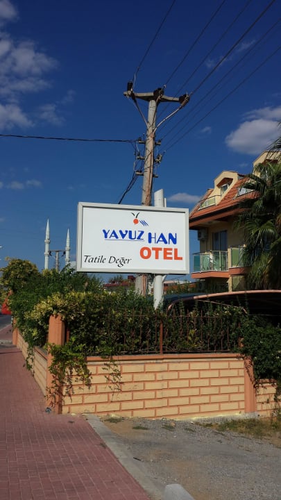 Strassenansicht Yavuzhan Otel