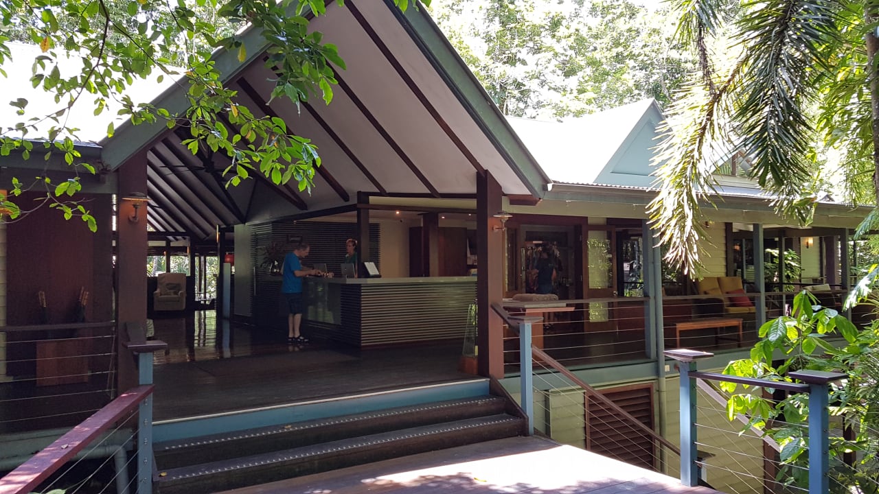 Außenansicht Hotel Silky Oaks Lodge