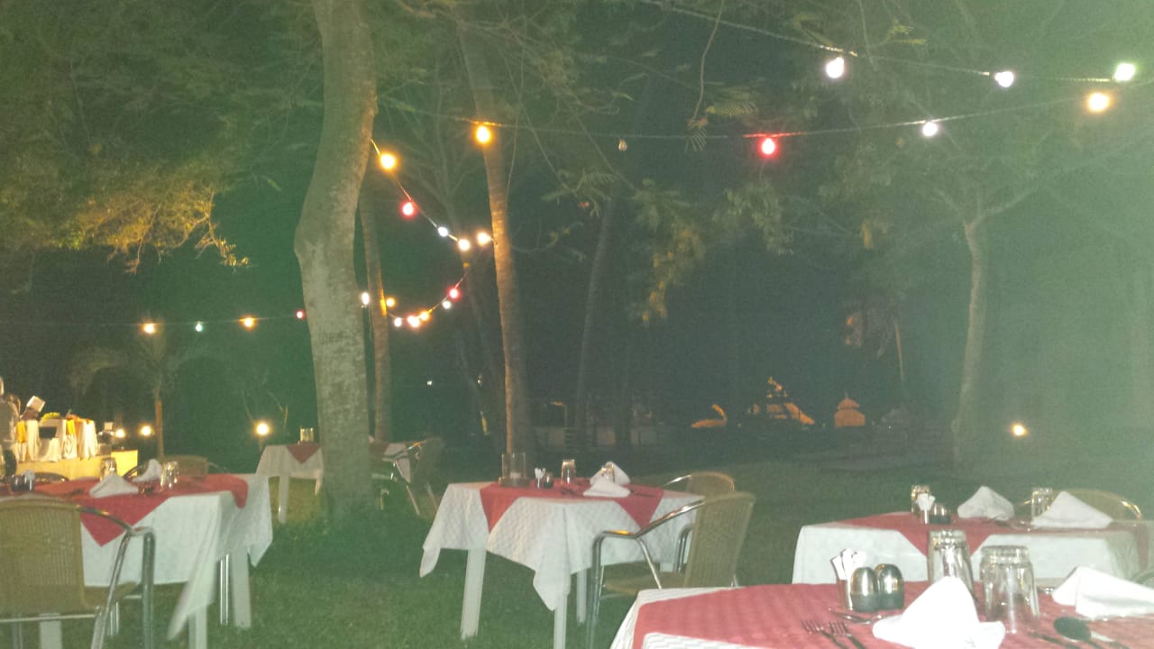 Abendessen mal draußen Hotel Southern Palms Beach Resort