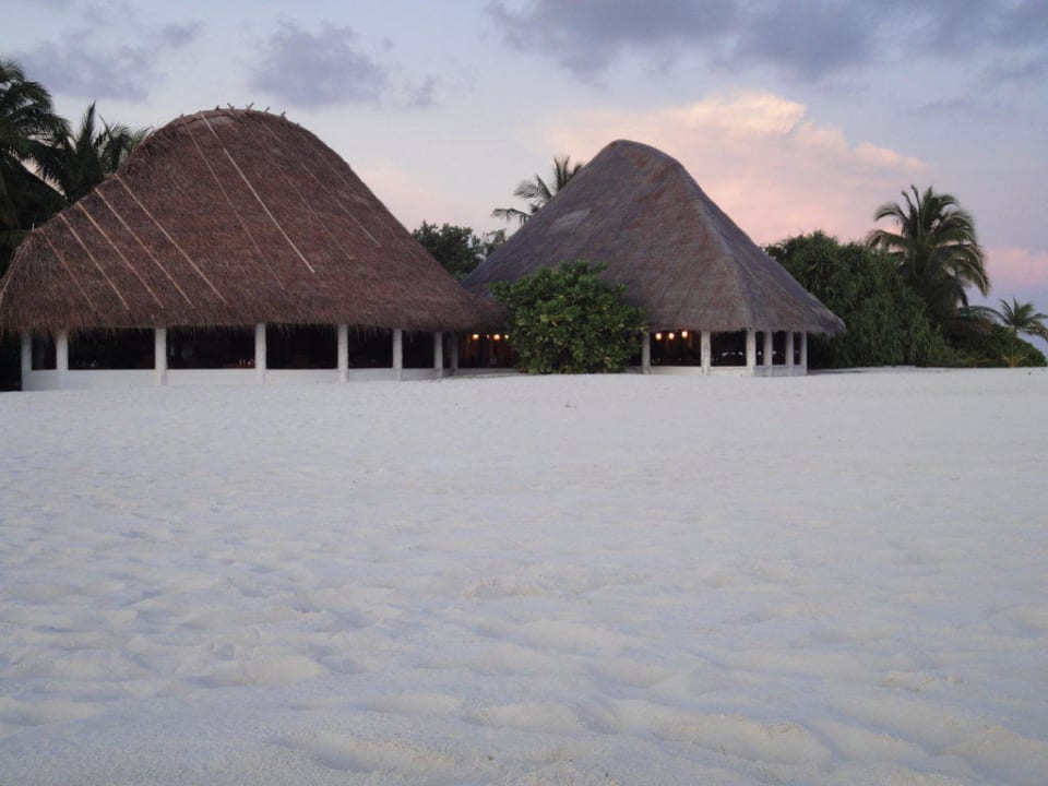 Restaurant vom Strand aus  Angaga Island Resort