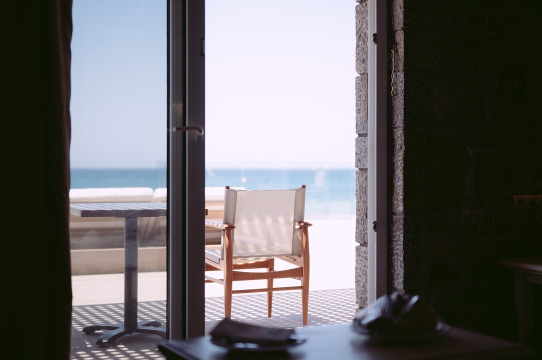 Zimmer Alexander Beach Hotel & Village Resort