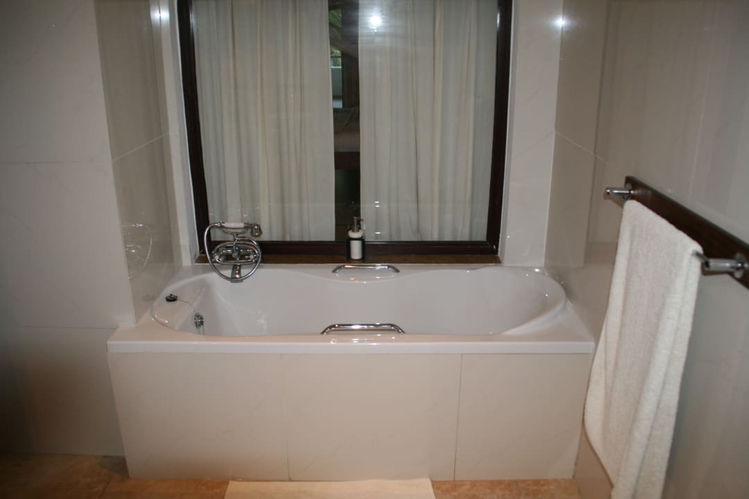 Badewanne mit Fenster Ocean Village Club