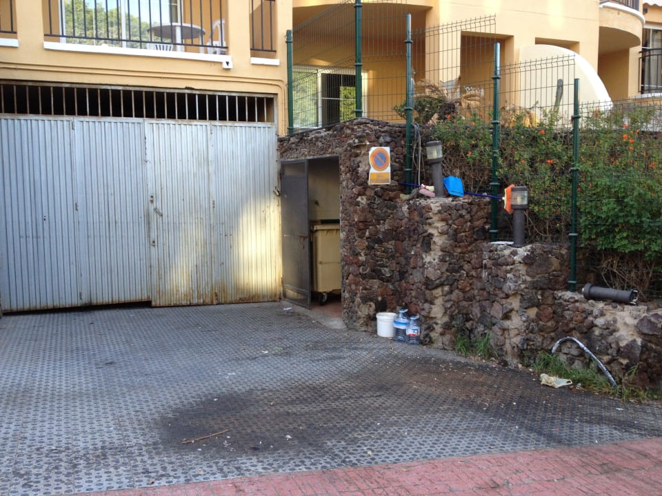 Einfahrt zur Tiefgarage, sehr gepflegt Los Olivos Beach Resort