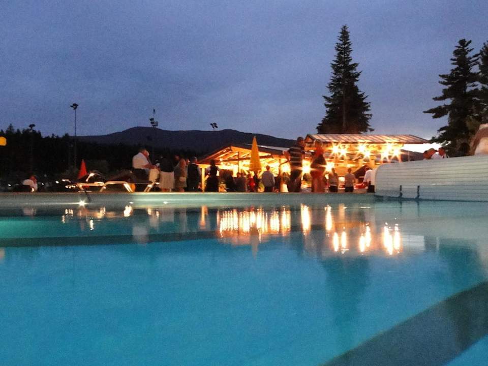 Pool mit Garten Hotel Edy Gasthof