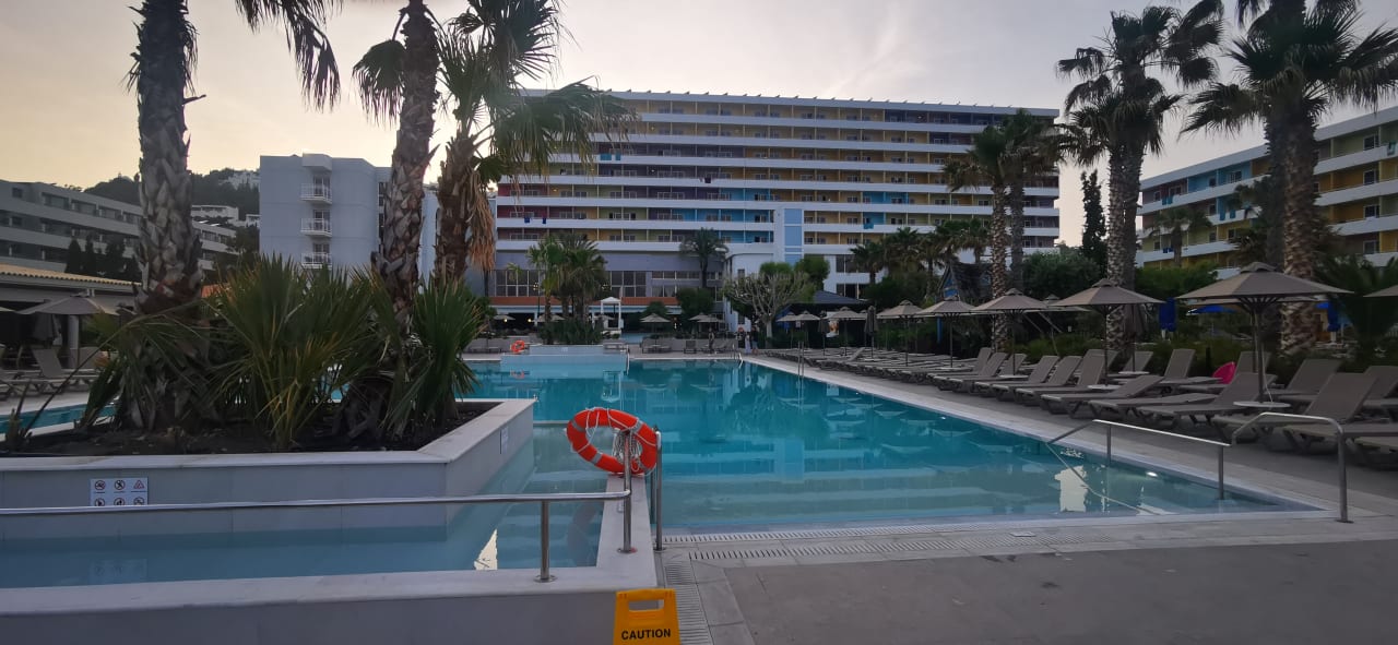 Pool Esperides Beach Resort