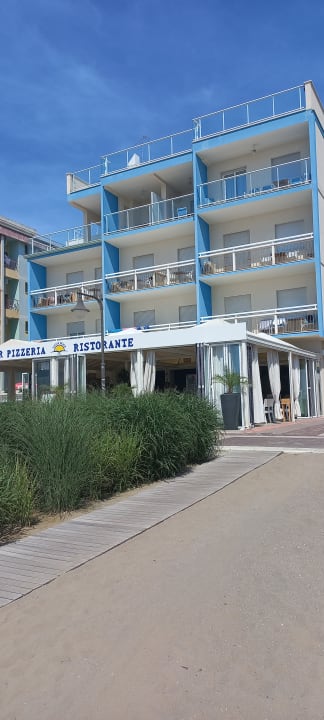 Außenansicht Hotel Tizianbeach