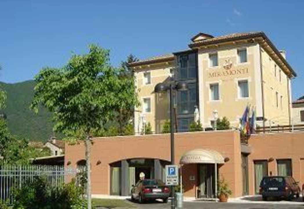 Foto esterno Hotel Miramonti