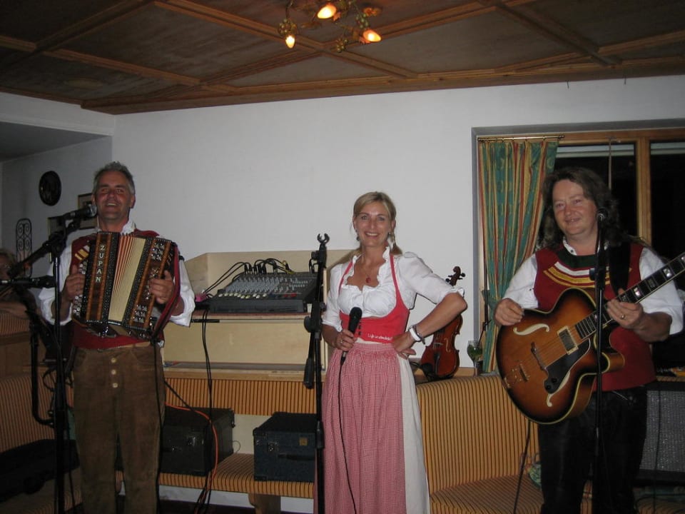 Hotelehepaar beim Musikabend Hotel Panorama